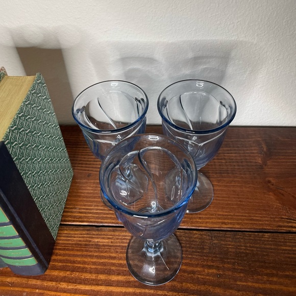 Noritake Sweet Swirl Blue Glasses Set of 3 - 8 oz - 6 3/4” Tall - Picture 5 of 5